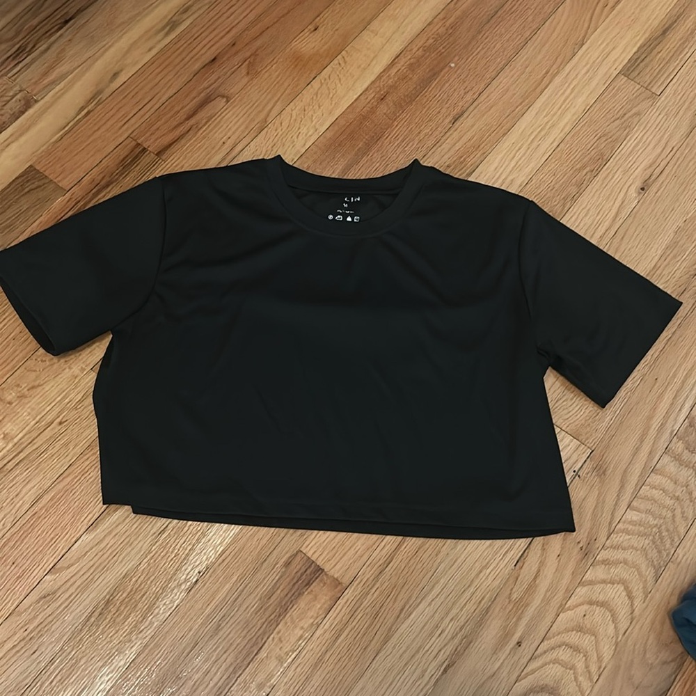 SHEIN Black Medium Crop Top